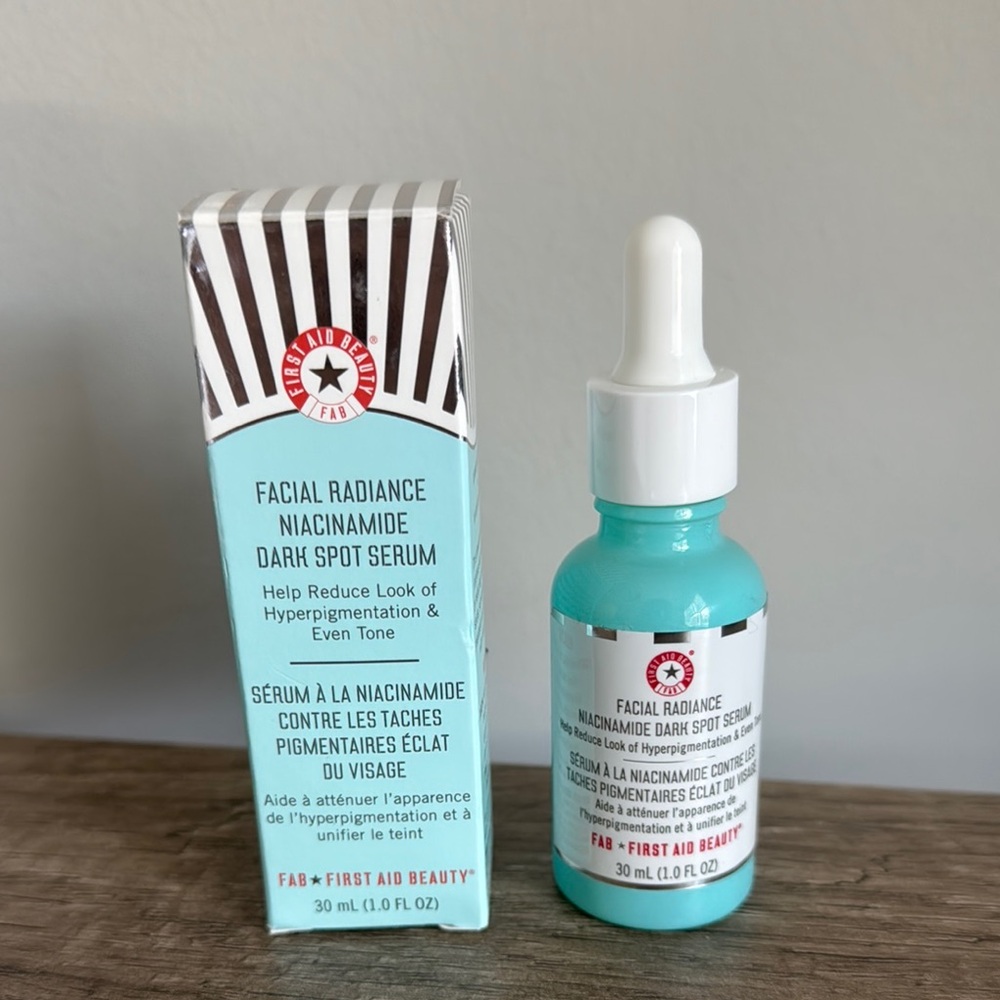 First Aid Beauty Facial Radiance Niacinamide Dark Spot Serum